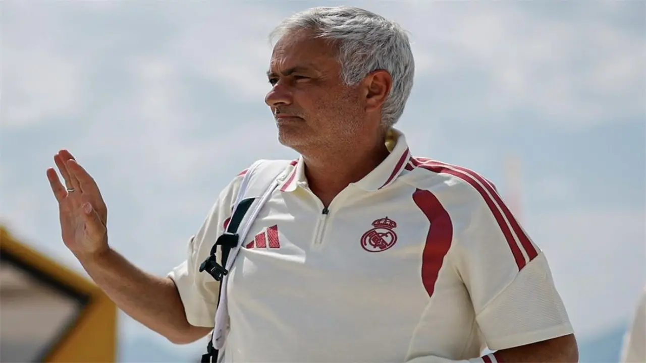 مورينيو يوجه طلباً حاسماً إلى إدارة ريال مدريد بشأن حسم صفقة مرتقبة
